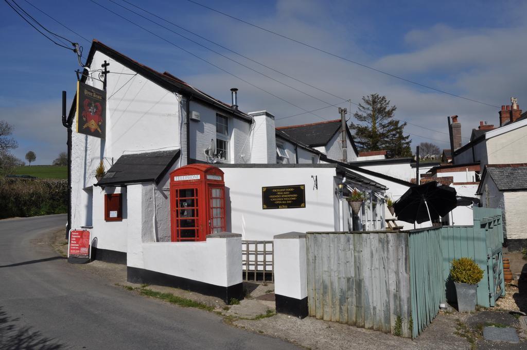 Pyne Arms Acomodação com café da manhã Barnstaple Exterior foto